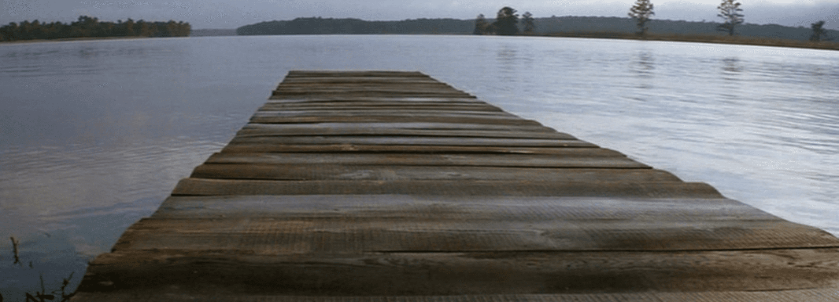 Pontile sul lago - simbolo del percorso interiore